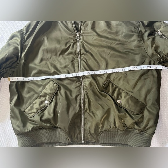 Sincerely Jules Women’s Satin Chic Olive Green Bomber Jacket Zipper Detail - Picture 12 of 16